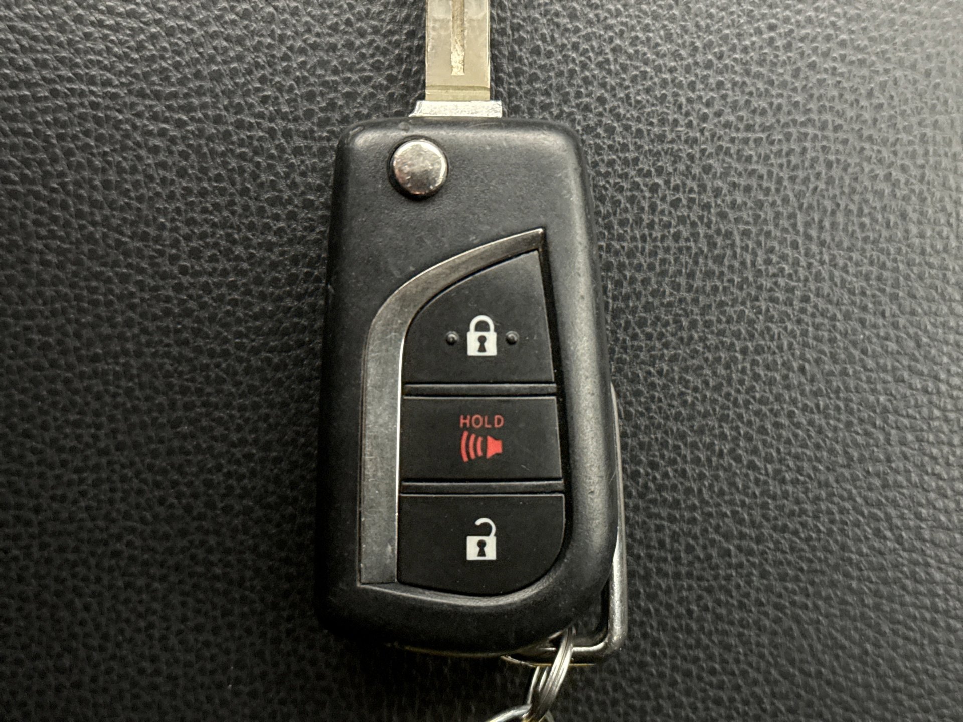 Used 2021 Toyota RAV4 LE AWD/4WD image 10