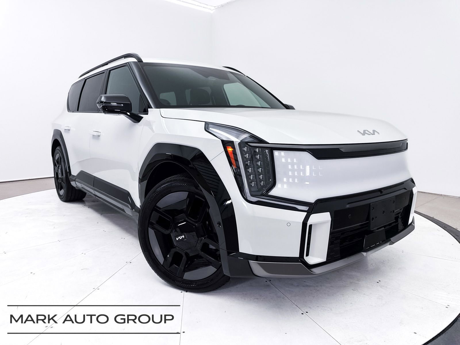 Used 2024 Kia EV9 GT-Line image 1