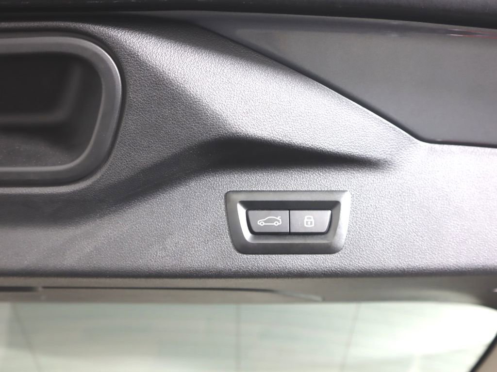 Used 2024 BMW X7 xDrive40i w/ Climate Comfort Package image 34