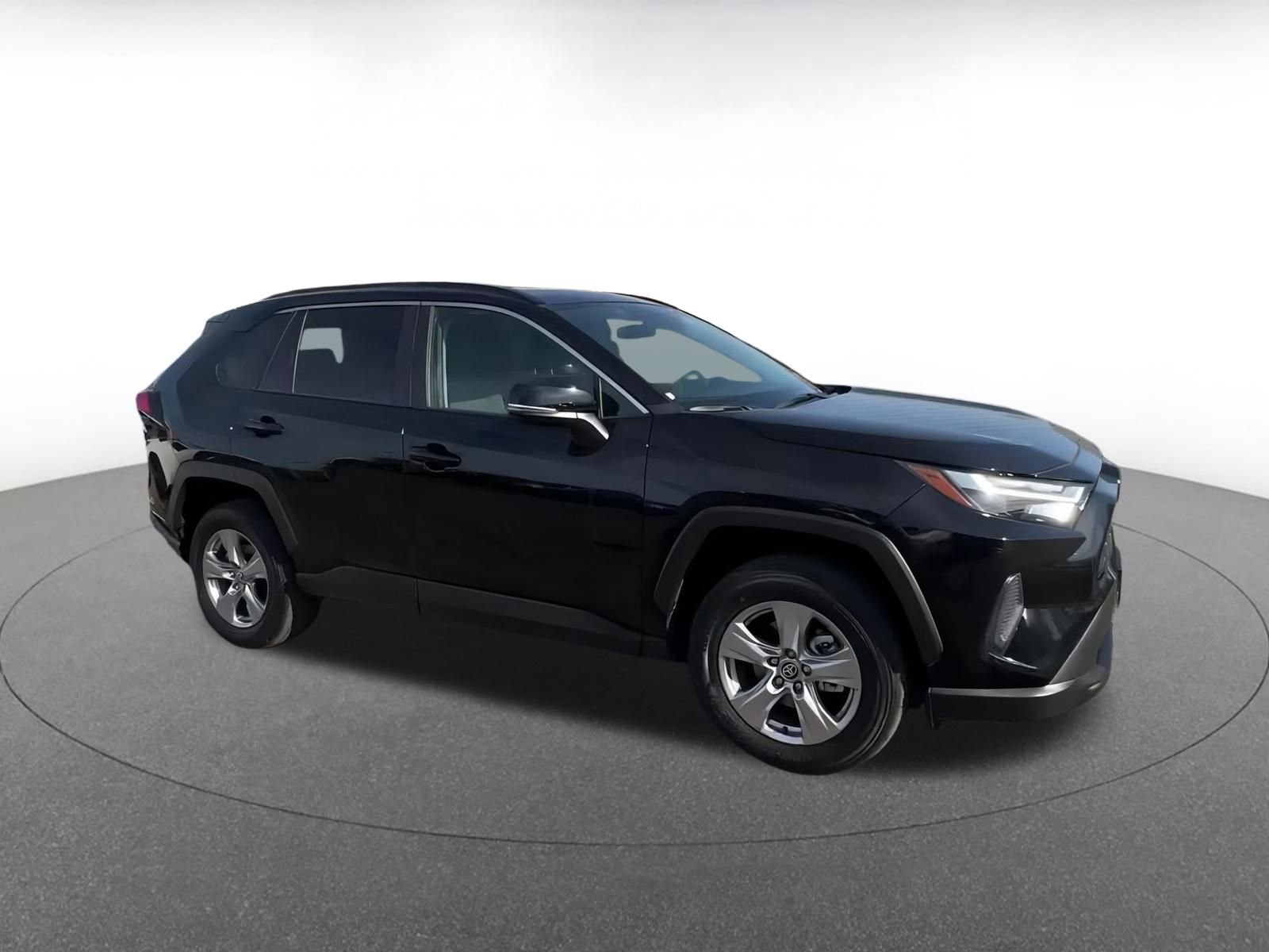 Used 2025 Toyota RAV4 XLE video 2