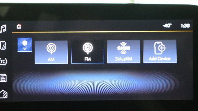 Used 2024 Chevrolet Trax LT w/ Sunroof Package image 16