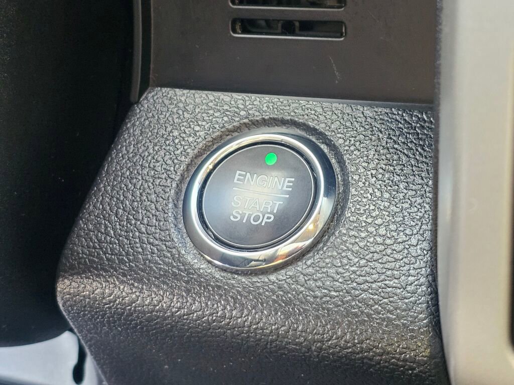 Used 2020 Ford F150 Lariat image 35