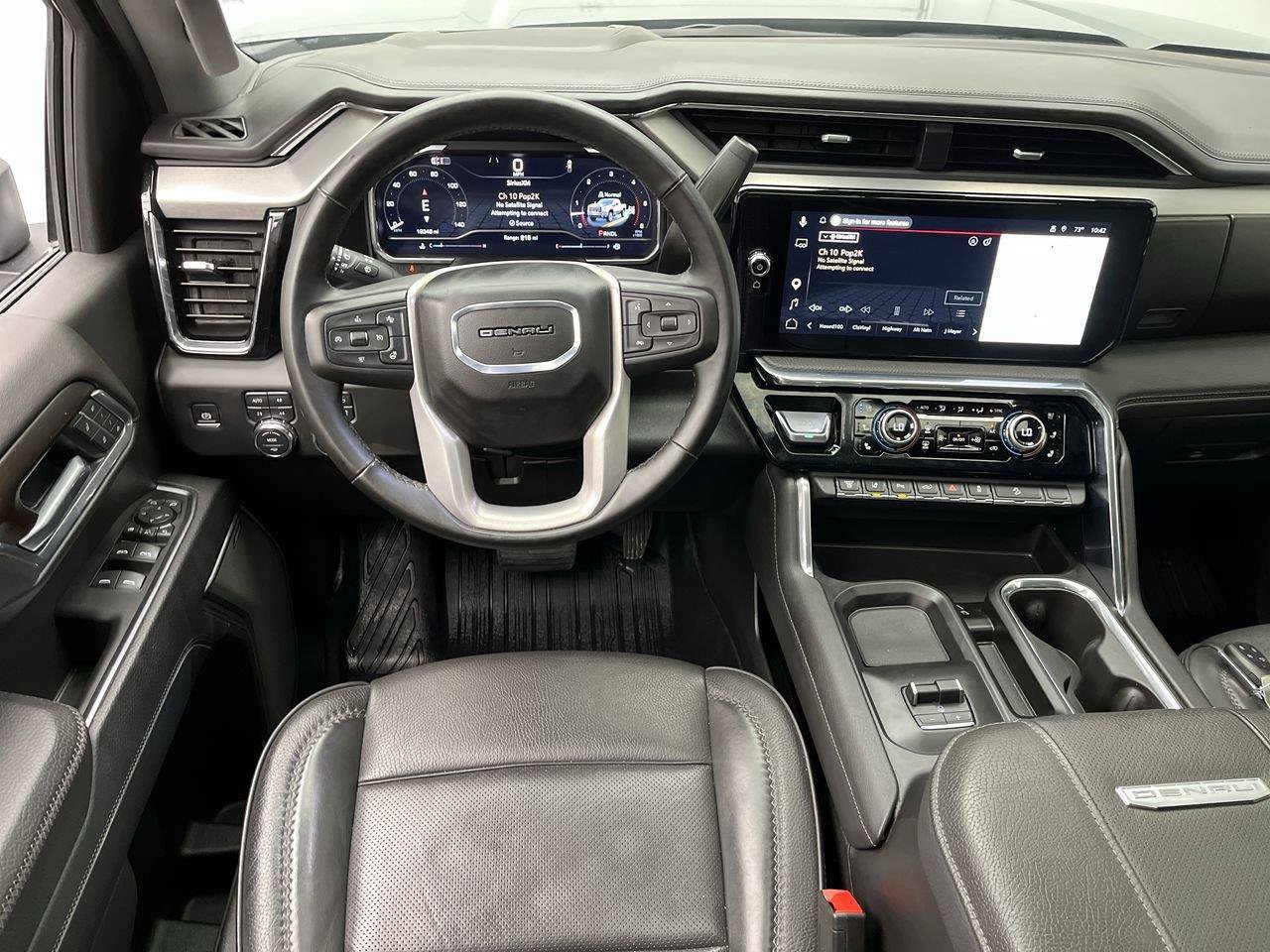 Used 2025 GMC Sierra 2500 Denali w/ Denali Reserve Package AWD/4WD image 16