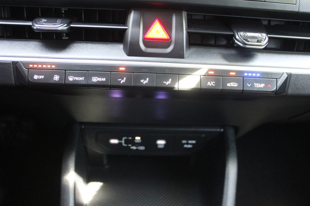 Certified 2025 Kia K4 FWD image 37