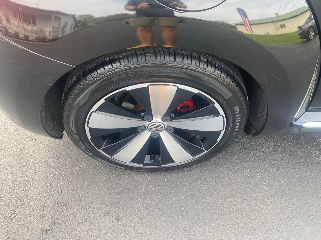 Used 2012 Volkswagen Beetle Turbo image 25