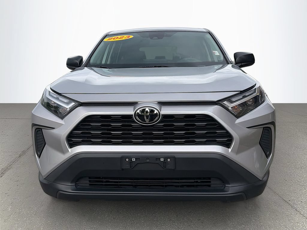 Used 2023 Toyota RAV4 LE AWD/4WD image 9