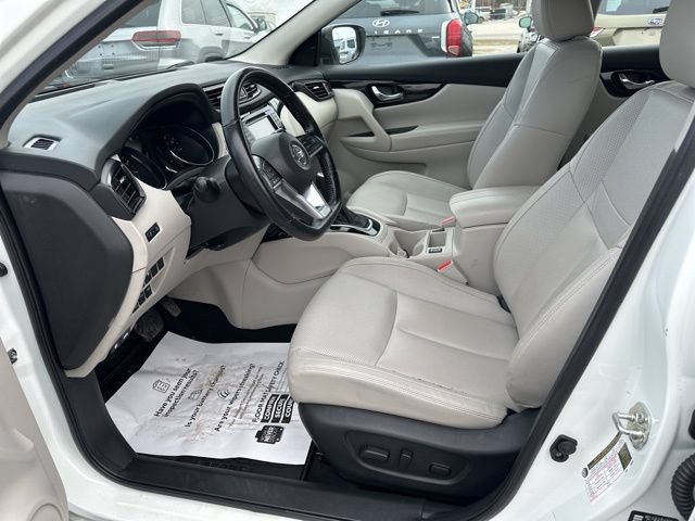 Used 2022 Nissan Rogue Sport SL AWD/4WD image 14