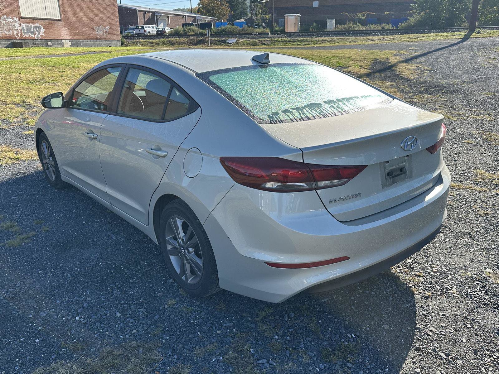 Used 2017 Hyundai Elantra SE FWD image 6