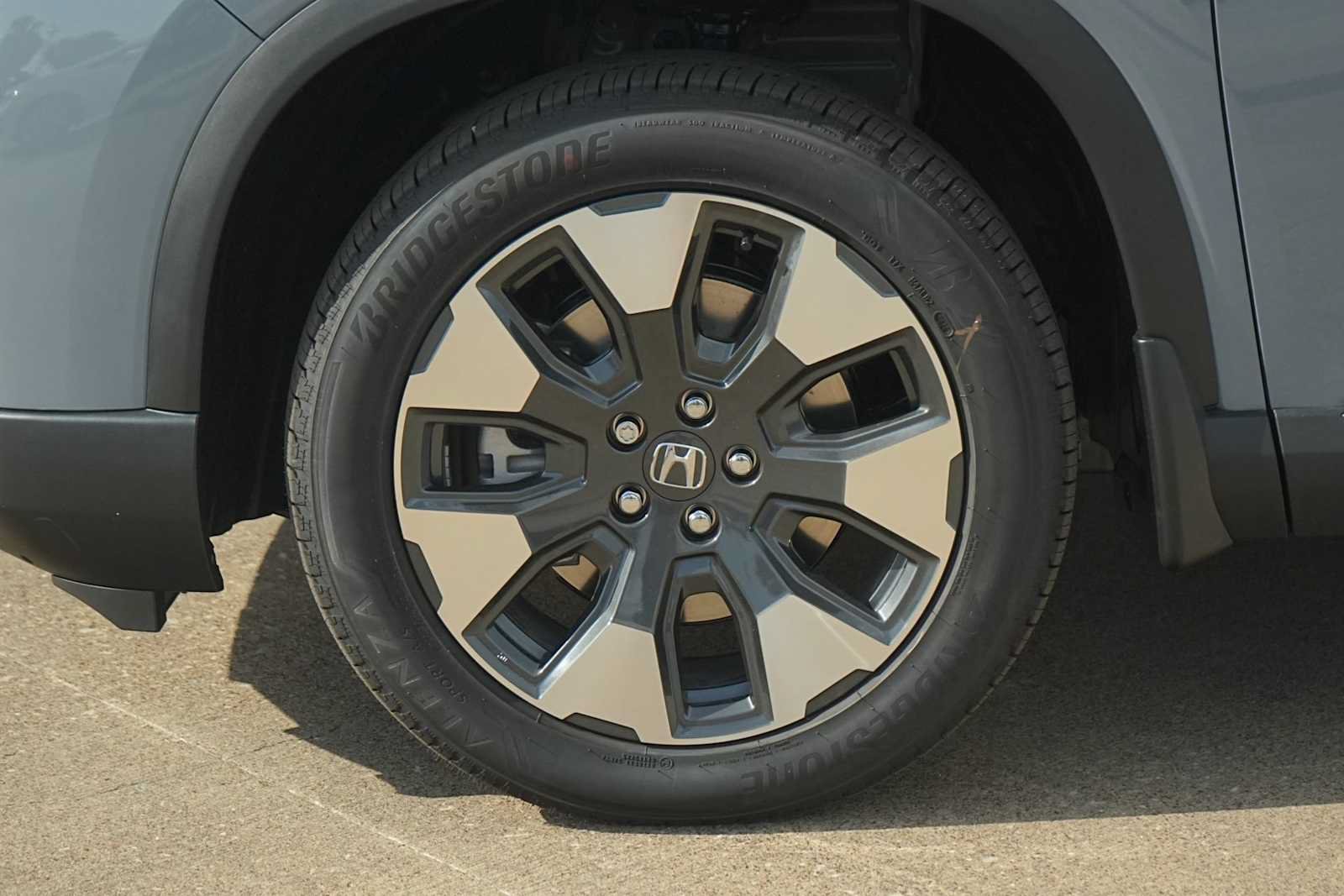 New 2026 Honda Pilot Touring image 7