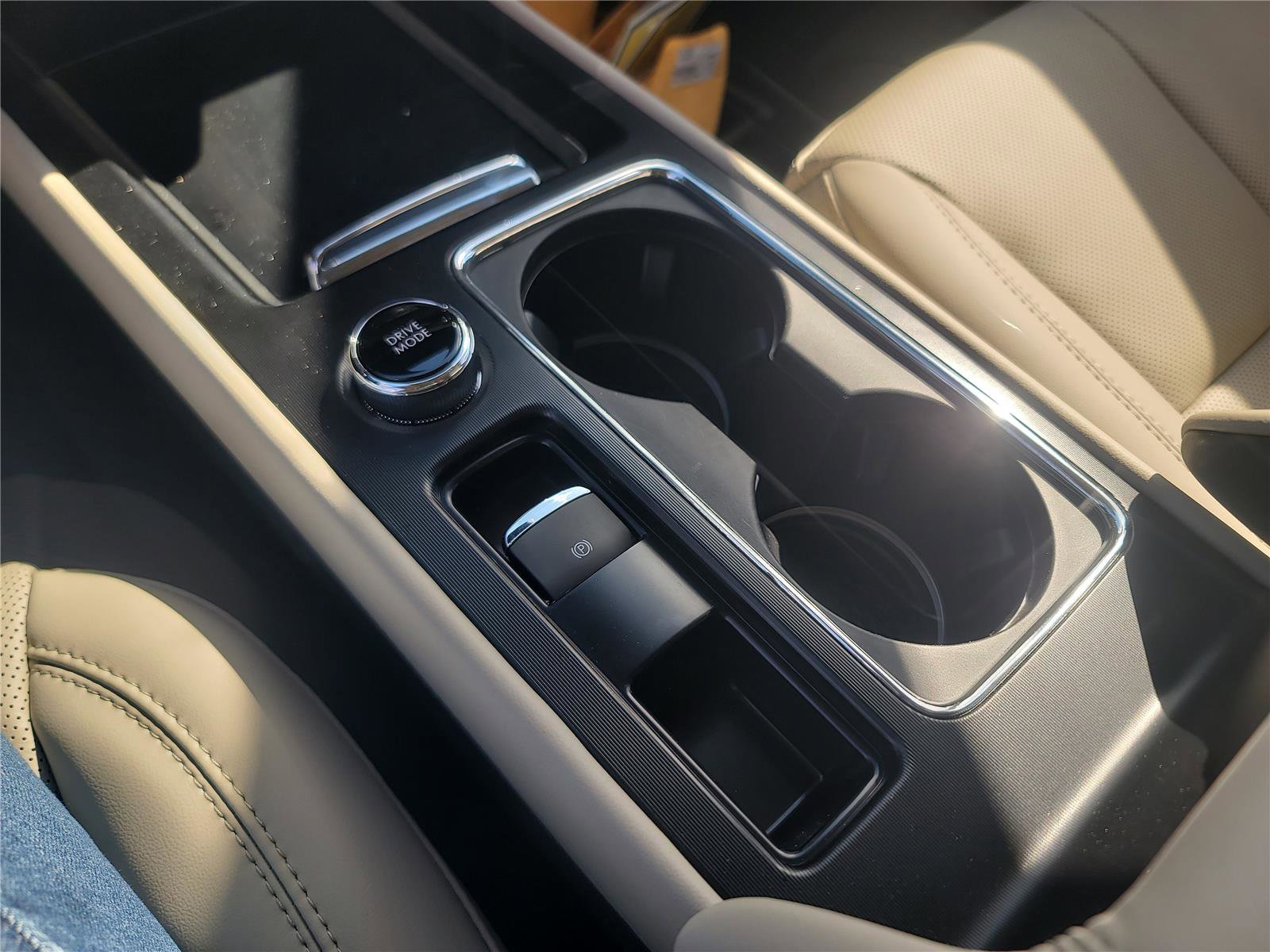 New 2026 Lincoln Corsair Premiere image 18