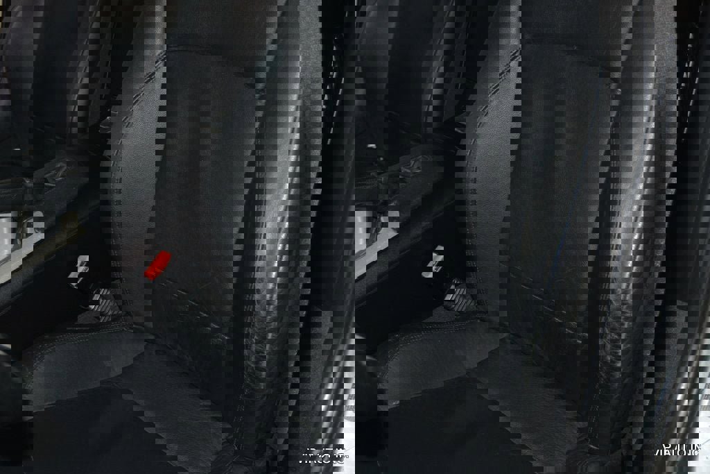 Used 2004 BMW Z4 2.5i image 13