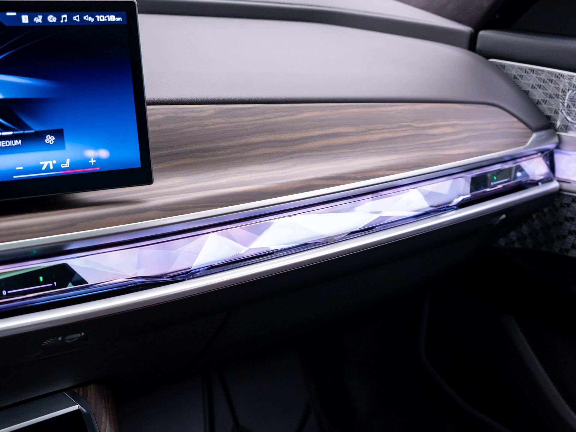 New 2026 BMW i7 M70 AWD/4WD image 32