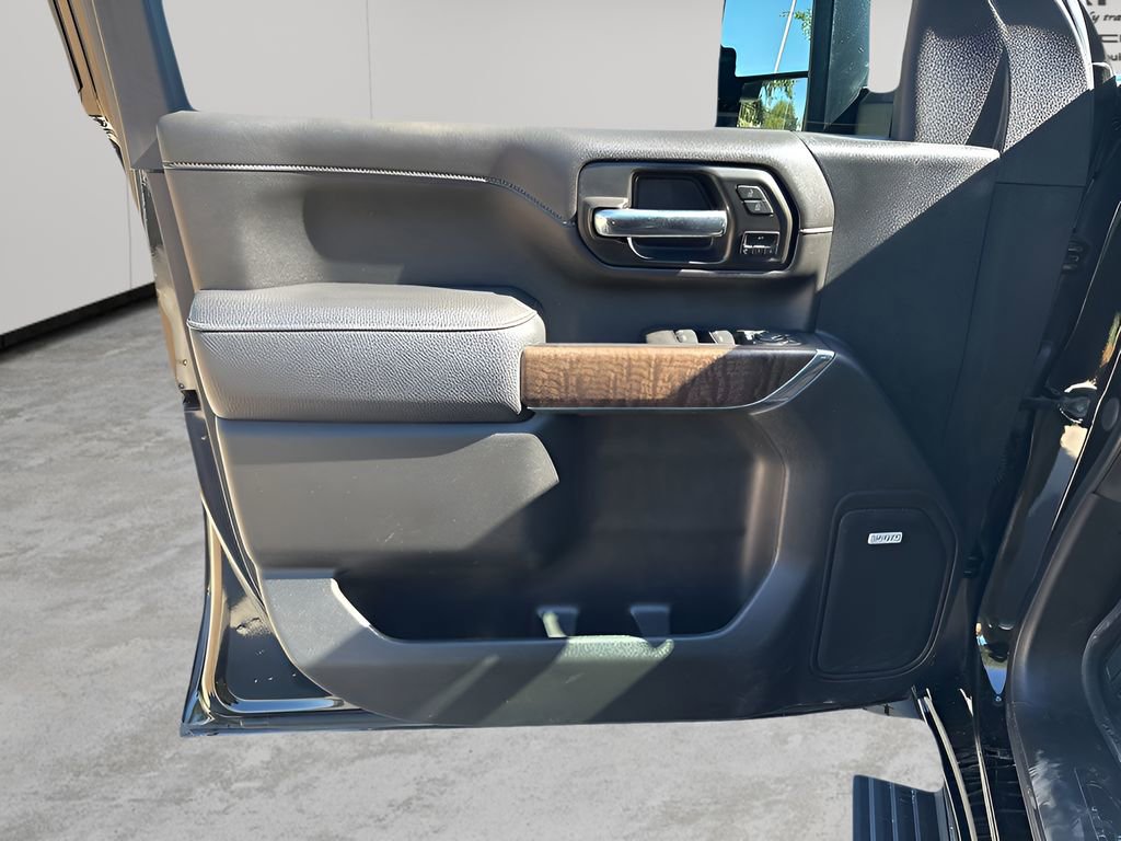 Used 2021 GMC Sierra 2500 Denali w/ Denali Ultimate Package image 25