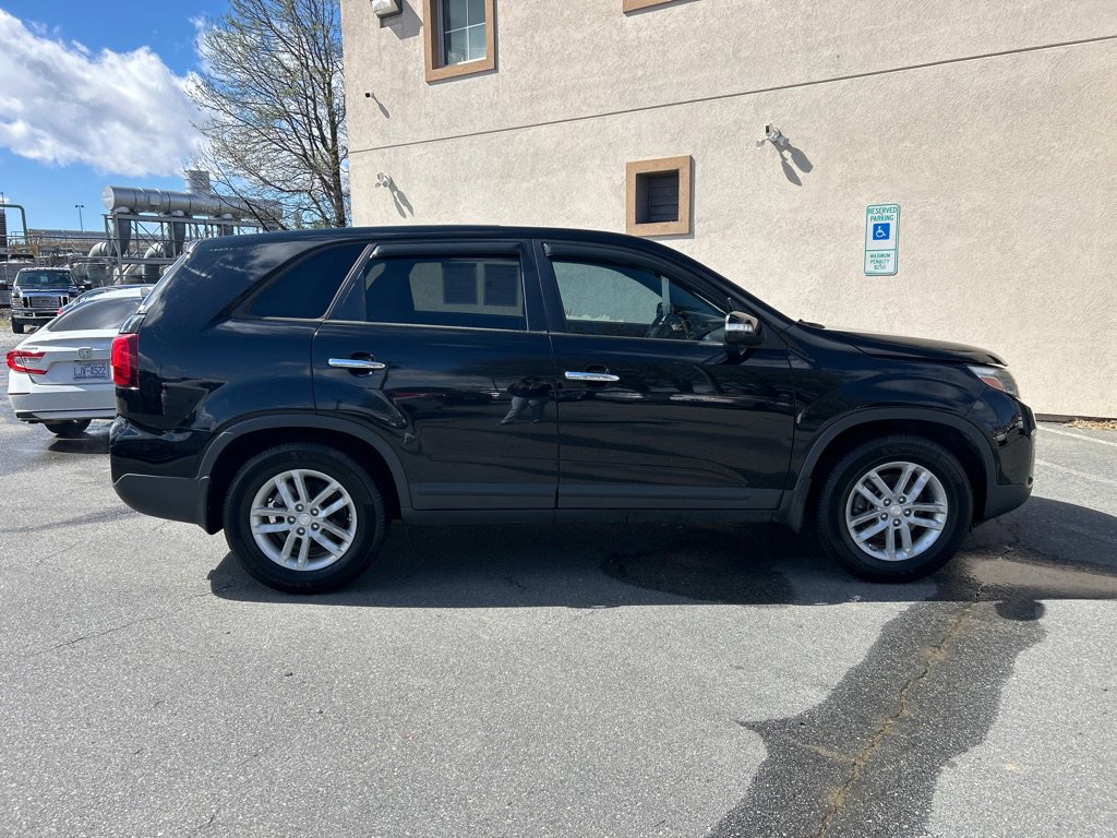 Used 2014 Kia Sorento LX image 4