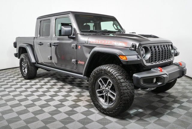 Used 2025 Jeep Gladiator Mojave w/ Convenience Group AWD/4WD image 30