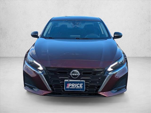 Used 2024 Nissan Altima 2.5 SV image 2