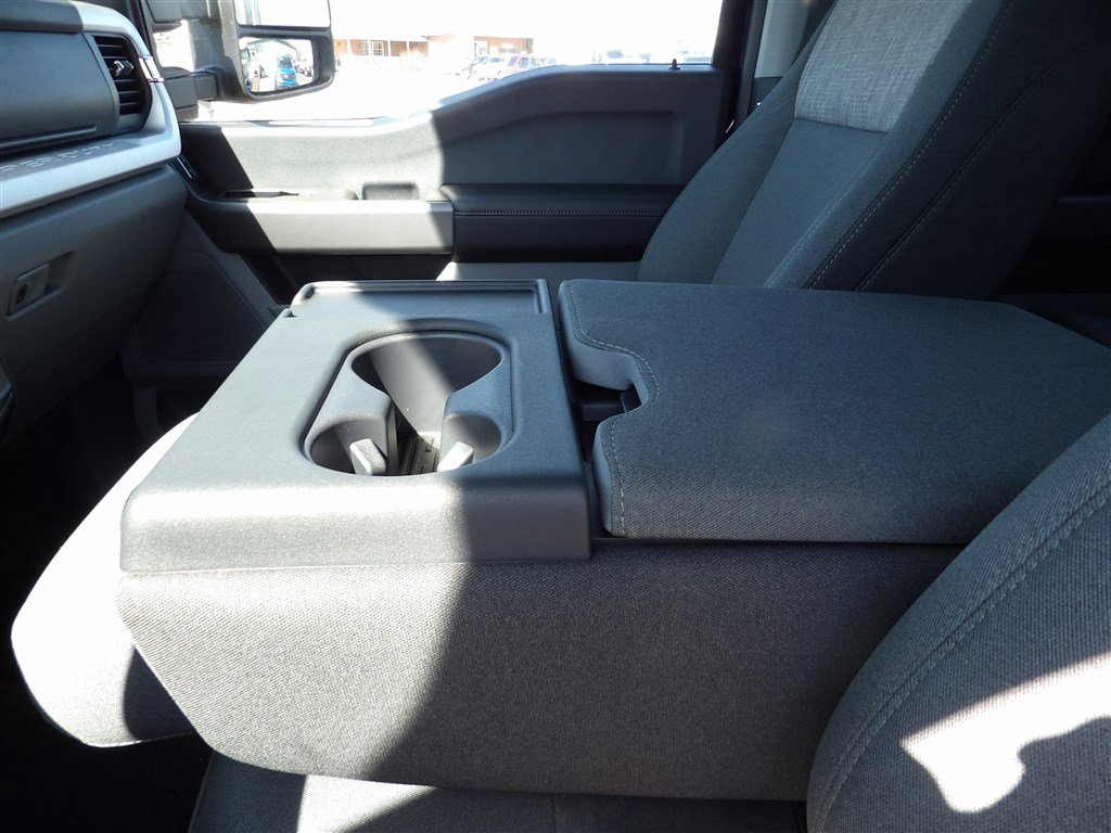 New 2025 Ford F350 XLT w/ FX4 Off-Road Package image 16