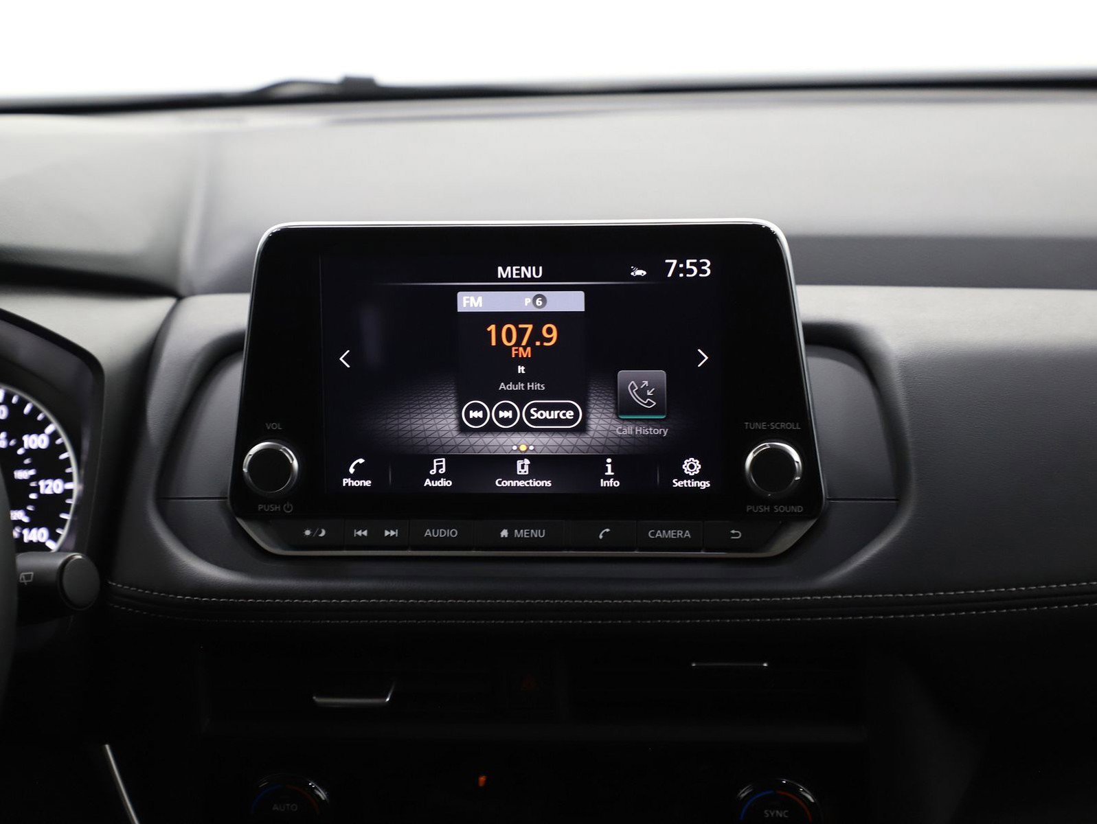 Used 2025 Nissan Rogue SV image 16