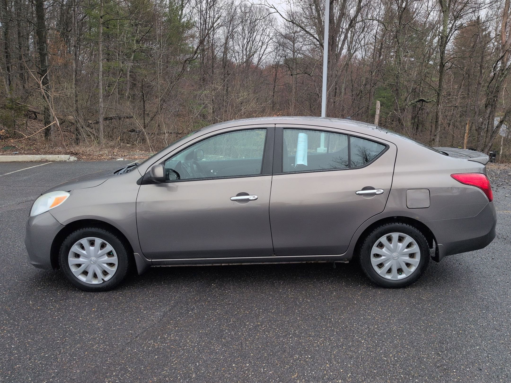 Used 2013 Nissan Versa SV w/ Convenience Pkg image 8