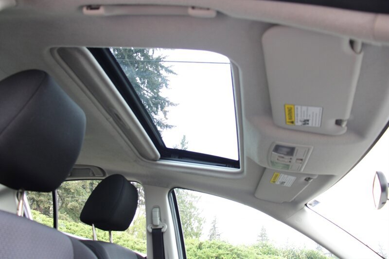 Used 2010 MAZDA MAZDA3 i Touring FWD image 9