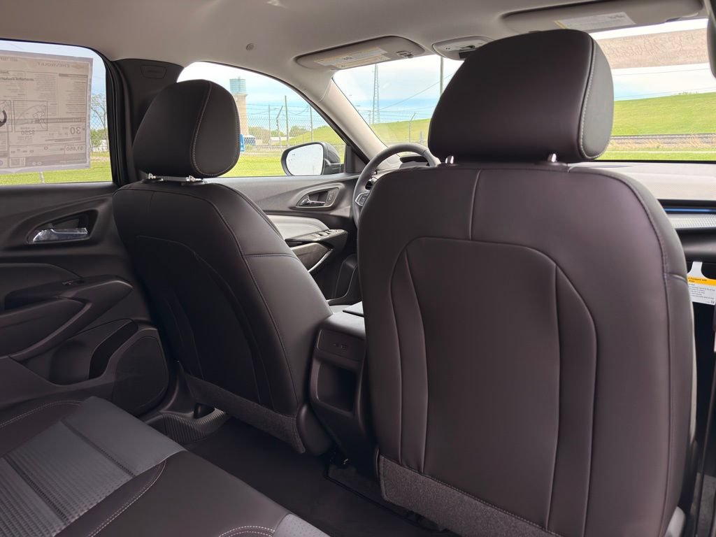 New 2026 Chevrolet Trax LT FWD image 28