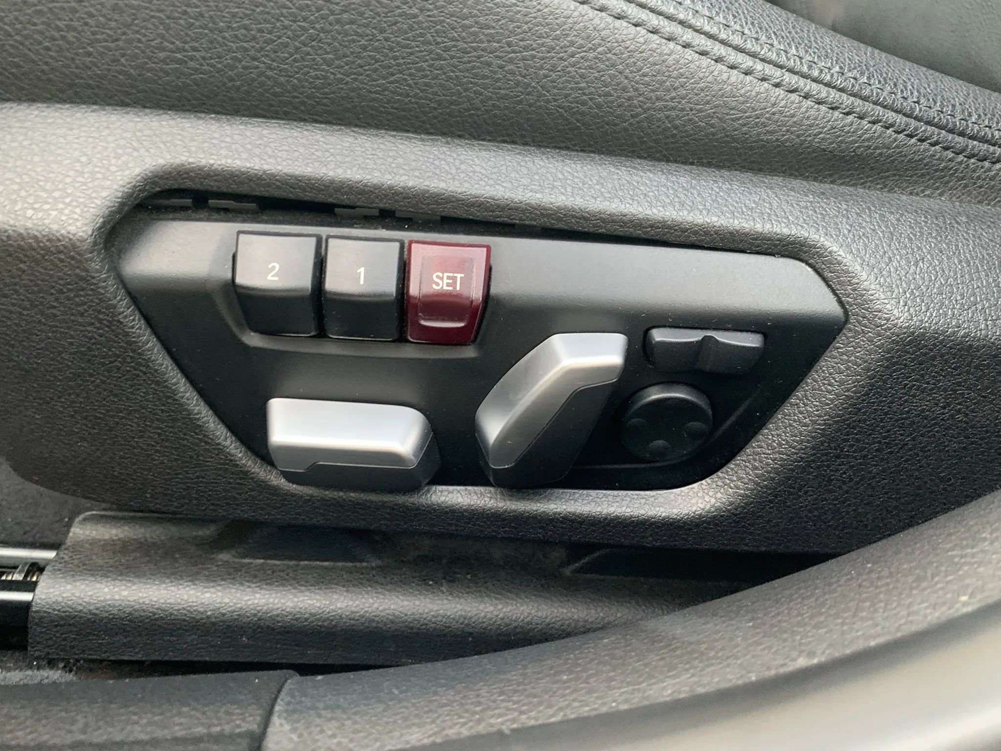 Used 2018 BMW 330i 330i Sedan 4D image 27