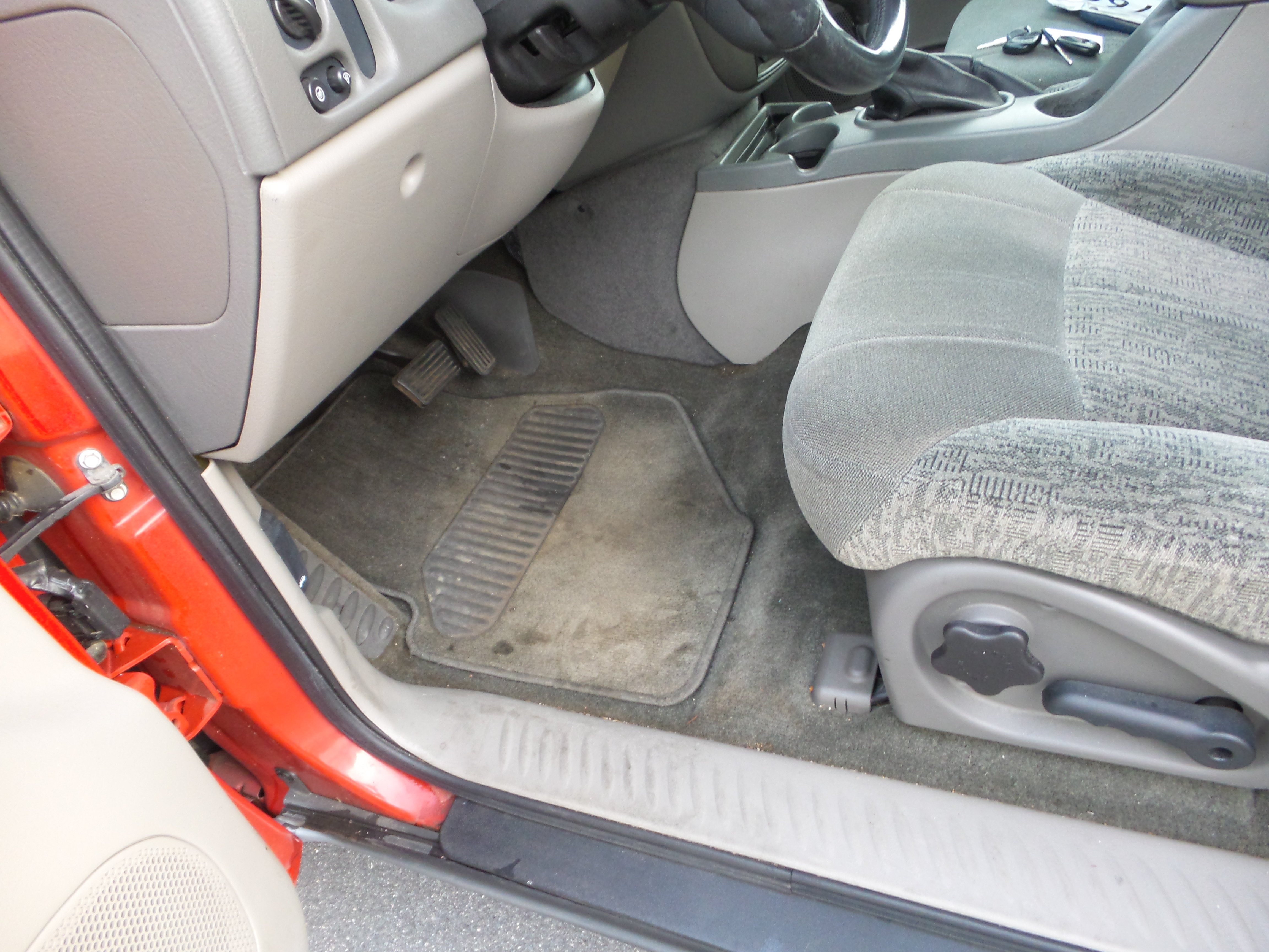 Used 2002 Chevrolet TrailBlazer LS w/ Preferred Equipment Group RWD image 43