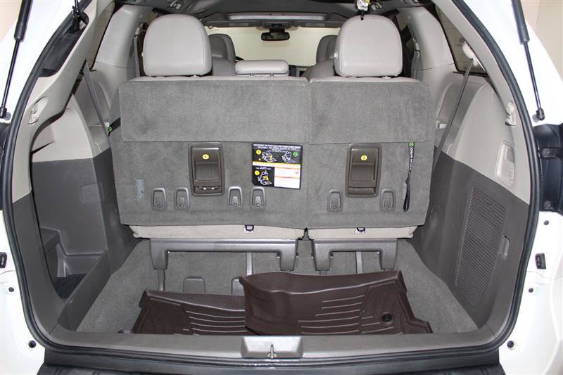 Used 2020 Toyota Sienna XLE AWD/4WD image 32