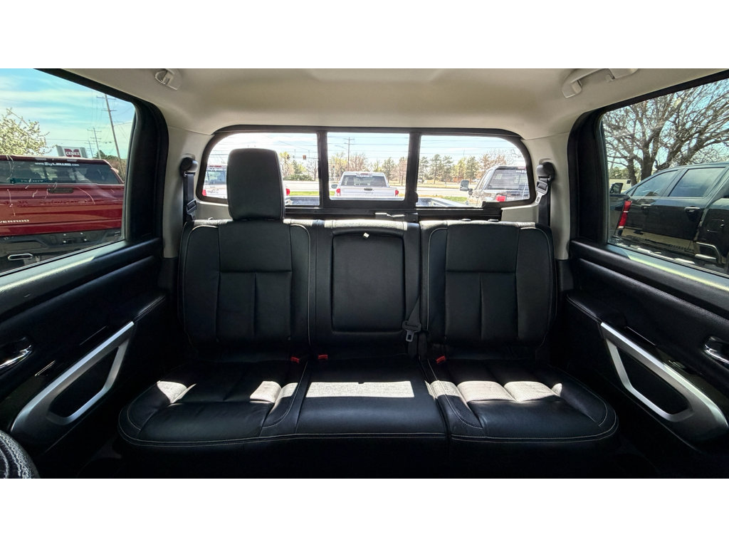 Used 2019 Nissan Titan PRO-4X w/ Pro-4x Convenience Package AWD/4WD image 24