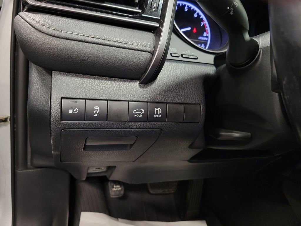 Used 2021 Toyota Camry SE FWD image 21