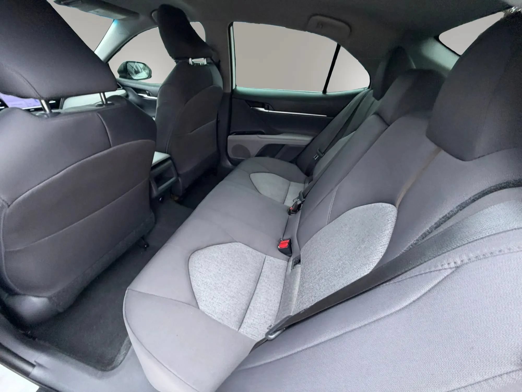 Used 2020 Toyota Camry LE FWD image 24