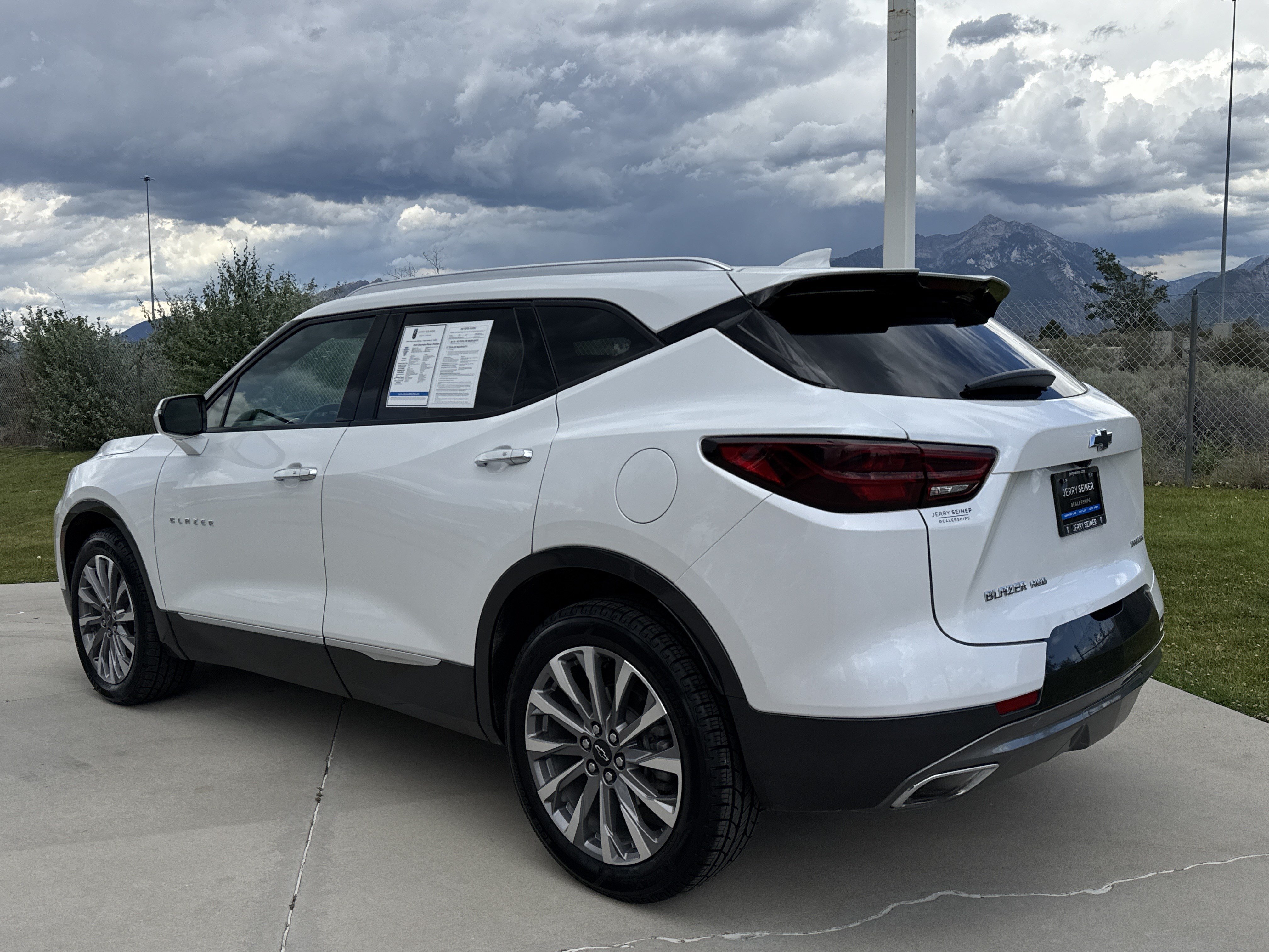 Used 2023 Chevrolet Blazer Premier w/ Enhanced Convenience Package AWD/4WD image 3