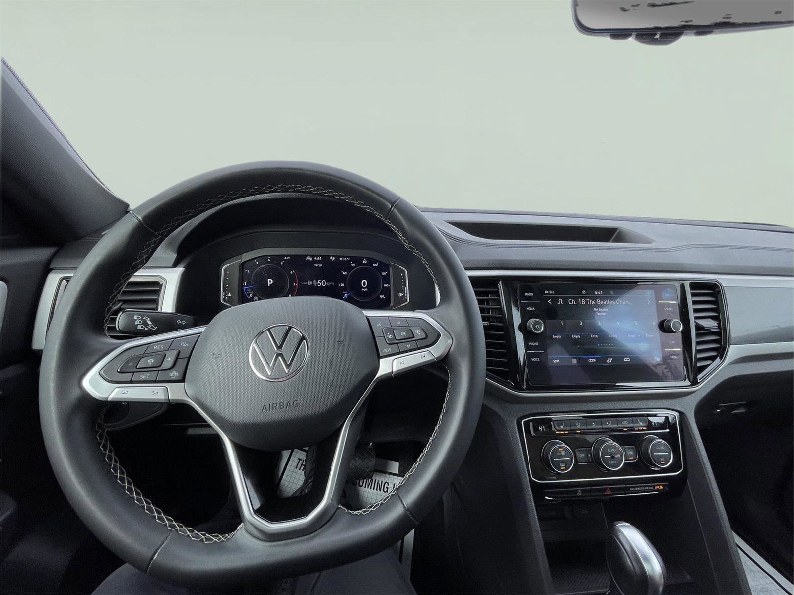 Used 2022 Volkswagen Atlas Cross Sport SE w/ Panoramic Sunroof Package image 26