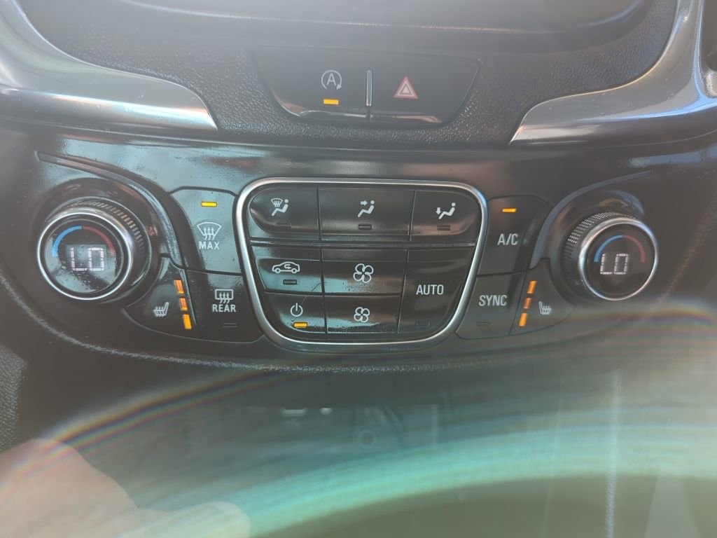 Used 2023 Chevrolet Equinox LT FWD image 17