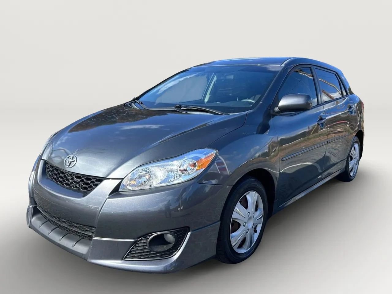 Used 2010 Toyota Matrix image 1