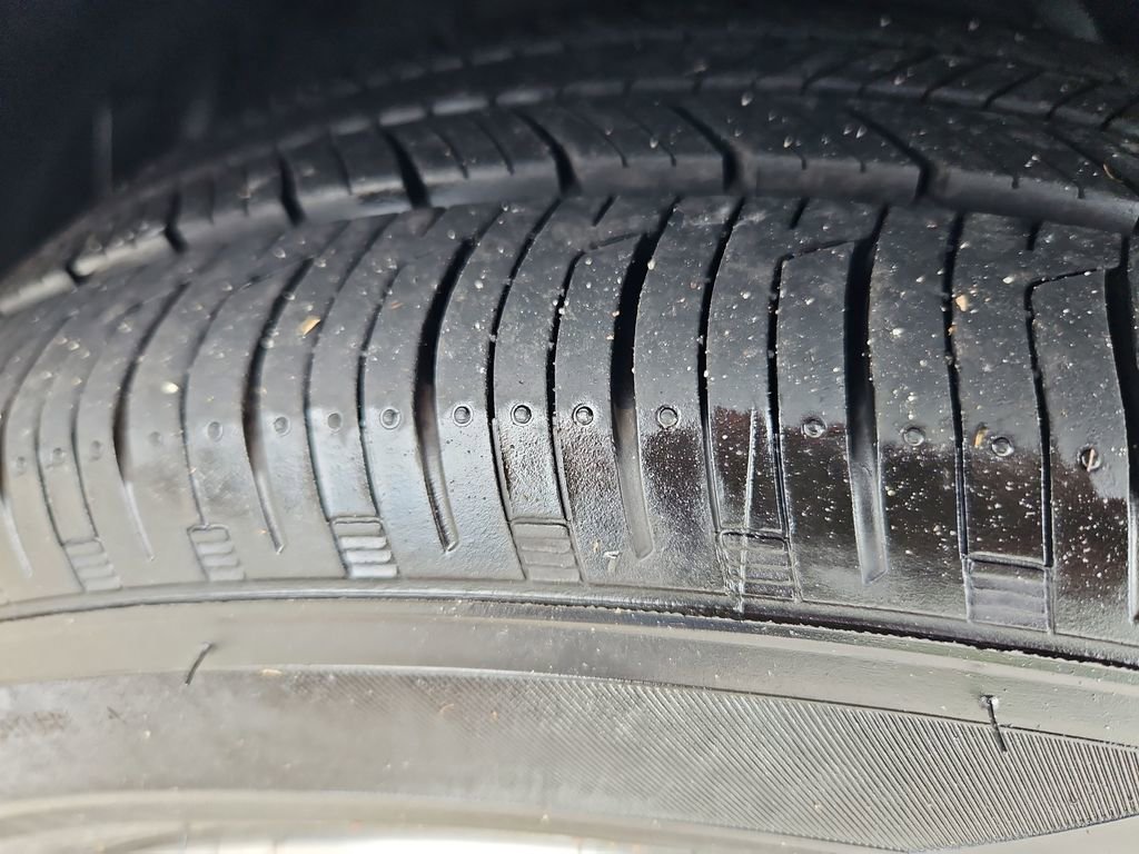 Used 2025 Nissan Sentra SV FWD image 31