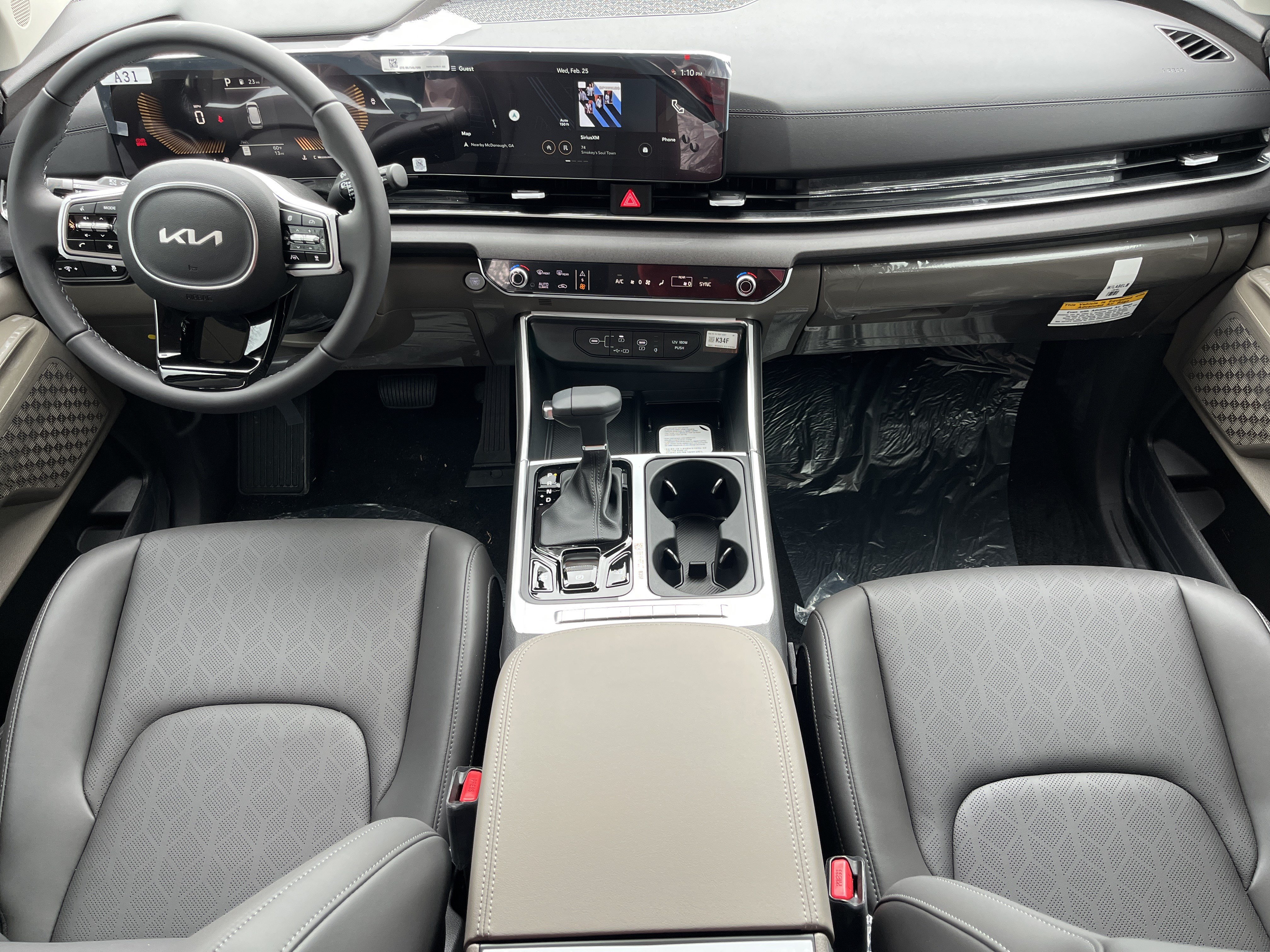 New 2026 Kia Carnival EX FWD image 3