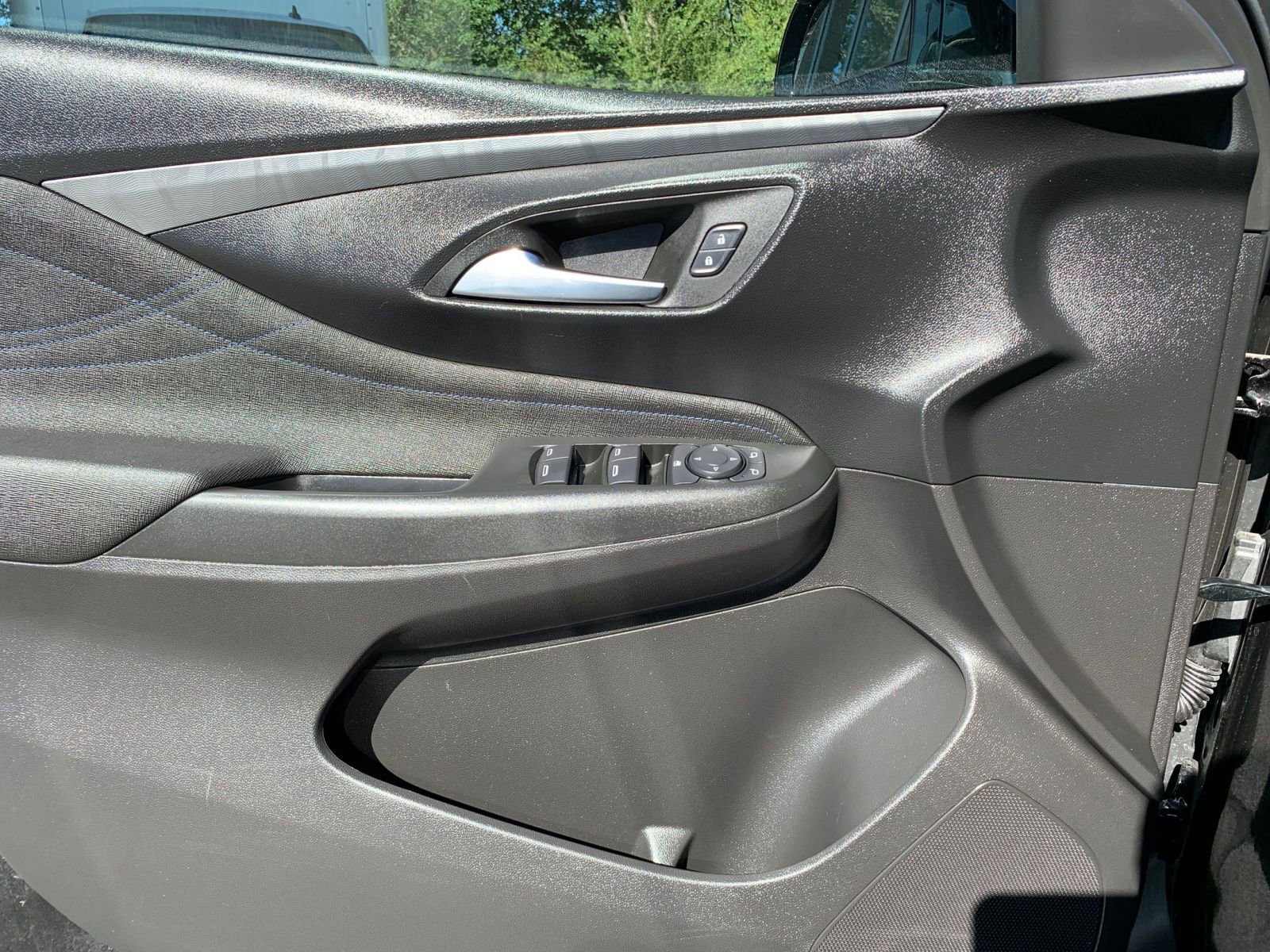 Used 2025 Buick Envista Sport Touring image 20