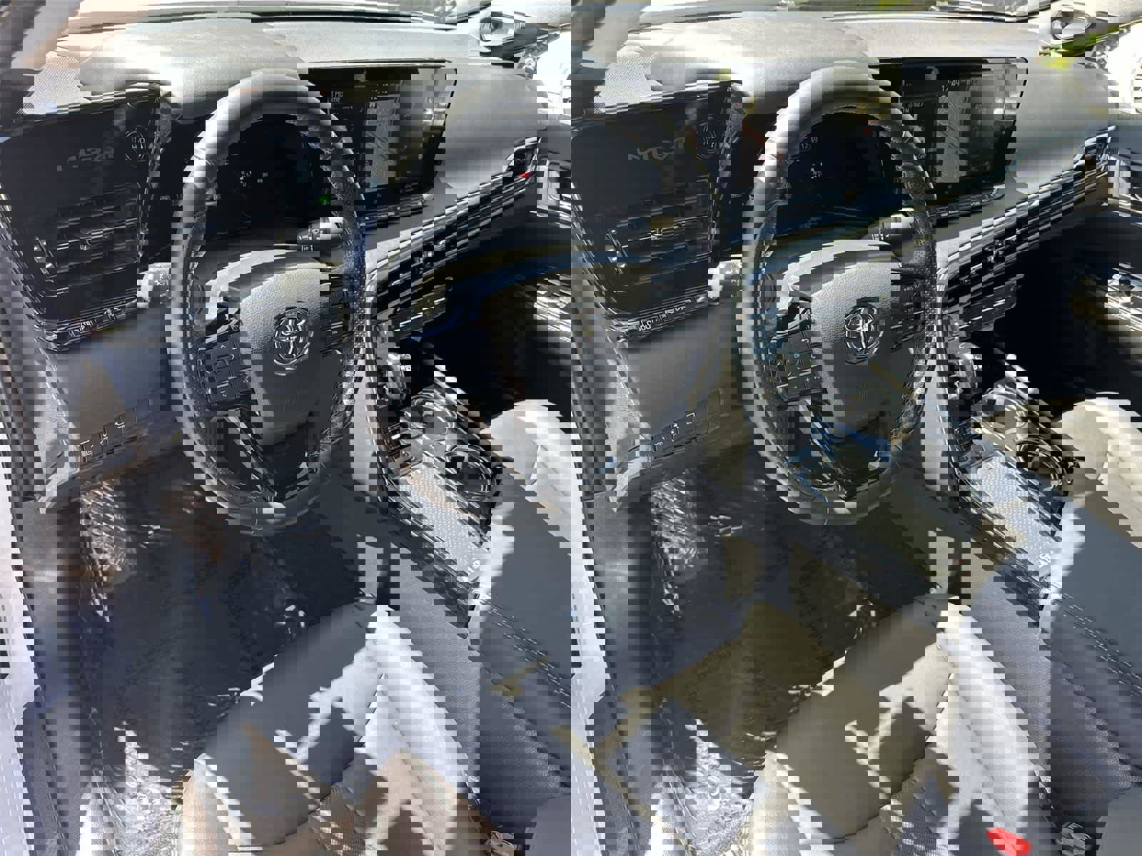 Used 2022 Toyota Mirai XLE w/ Advanced Technology Package image 2