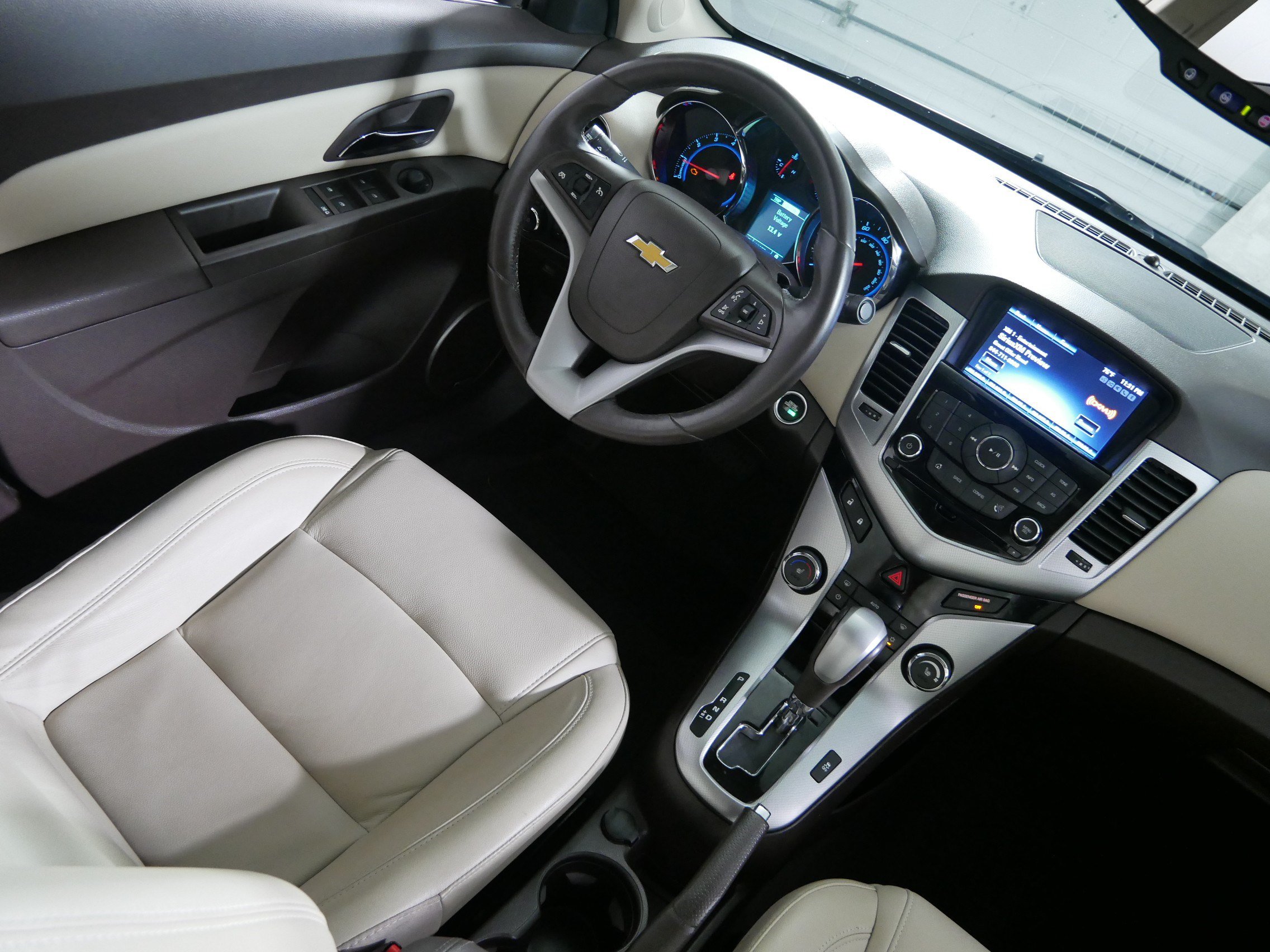 Used 2013 Chevrolet Cruze LTZ FWD image 9