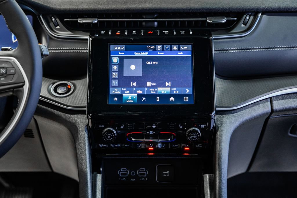 New 2025 Jeep Grand Cherokee Altitude image 19