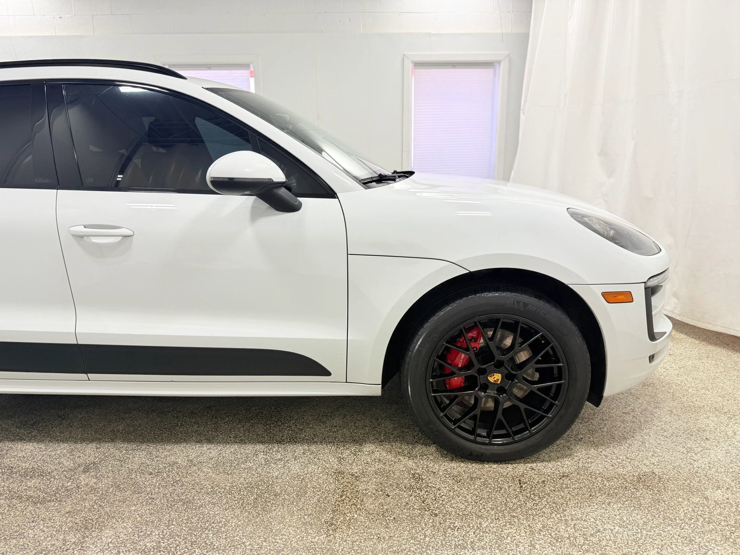 Used 2018 Porsche Macan GTS image 8