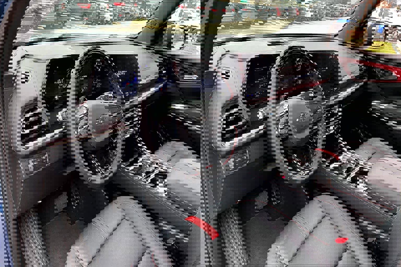 Used 2024 Chevrolet Traverse RS image 17