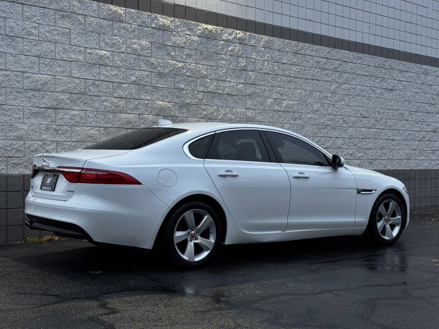 Used 2017 Jaguar XF RWD image 15