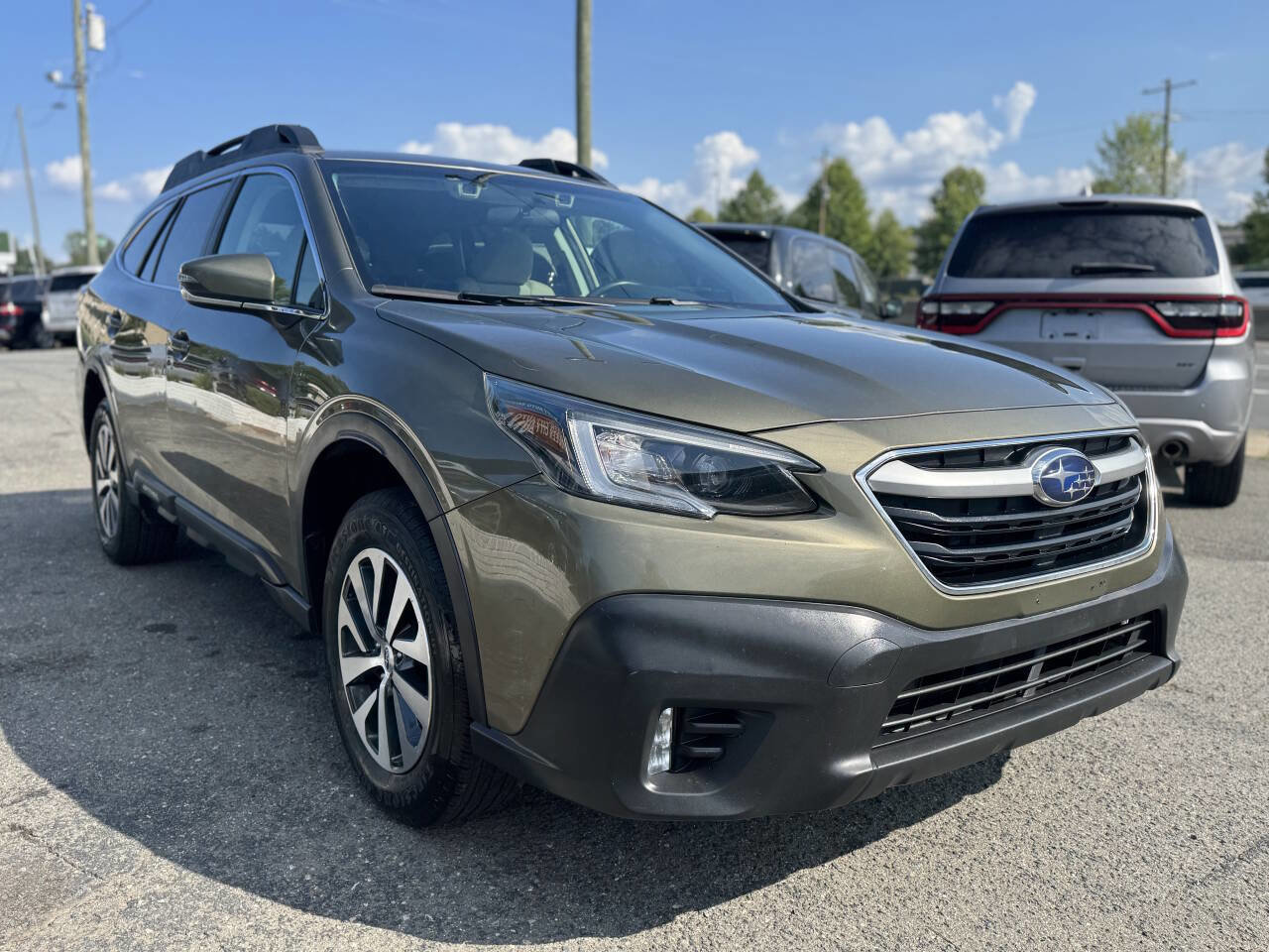 Used 2020 Subaru Outback Premium image 3