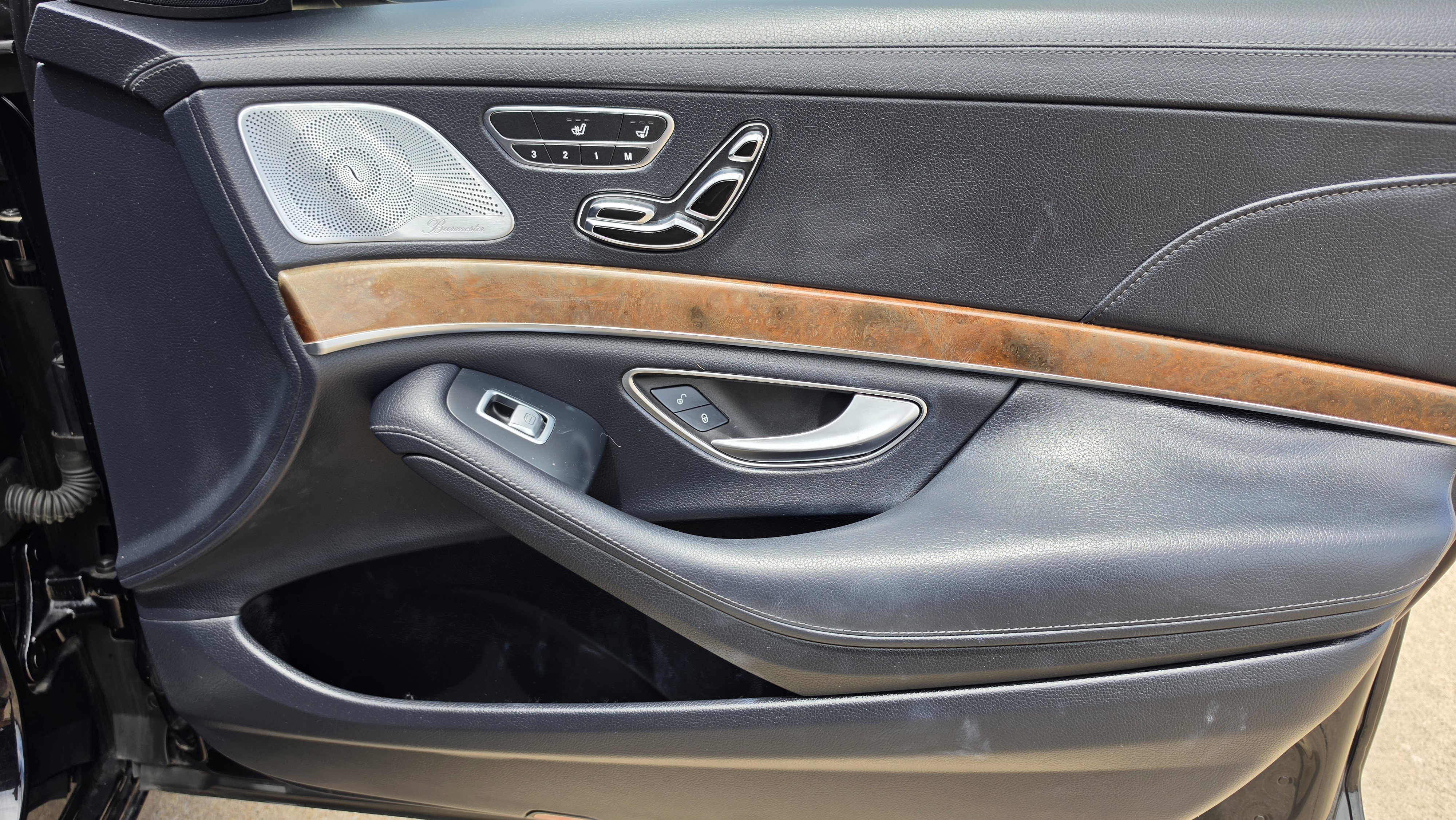 Used 2015 Mercedes-Benz S 550 Sedan image 32