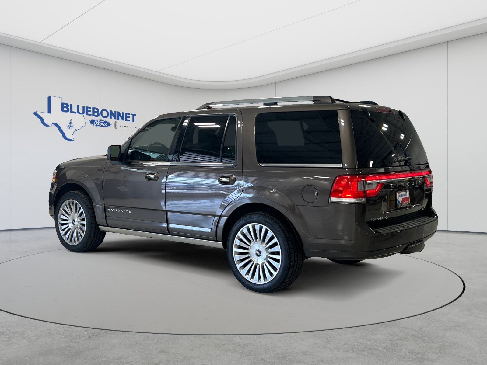 Used 2015 Lincoln Navigator 2WD w/ Equipment Group 101A Reserve image 7
