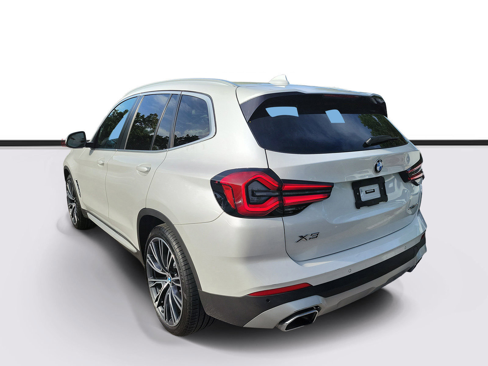 Used 2023 BMW X3 sDrive30i w/ Premium Package RWD image 3
