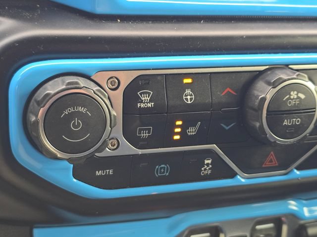 Used 2022 Jeep Wrangler Unlimited Sahara AWD/4WD image 21