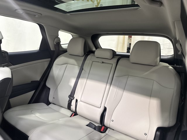 Certified 2024 Kia Sportage EX w/ EX Premium Package AWD/4WD image 15